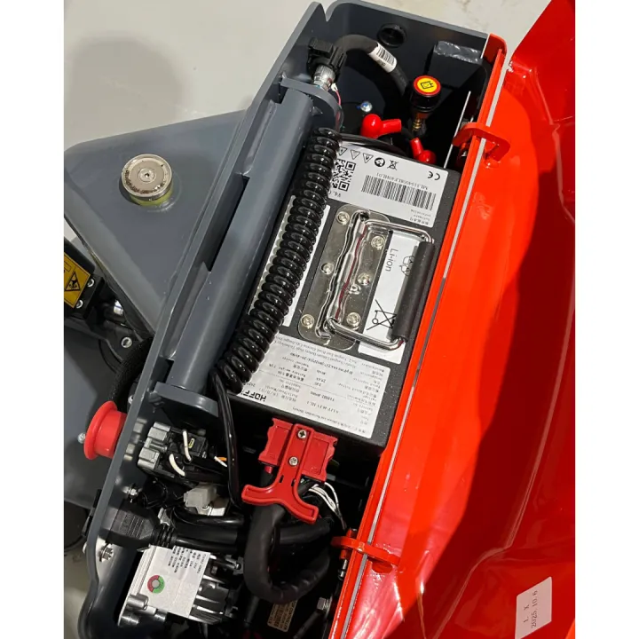Transpaleta Eléctrica RTM CBD15-20-BLIH – Ligera y Eficiente - detalle de máquina